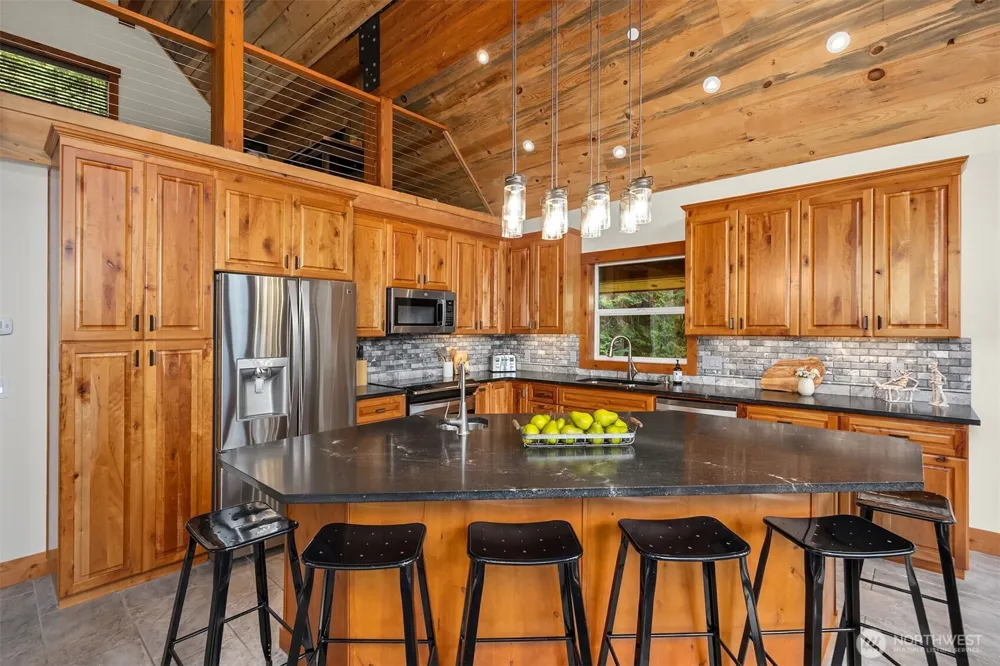 101 Gold Hill Road E Enumclaw, WA 98022