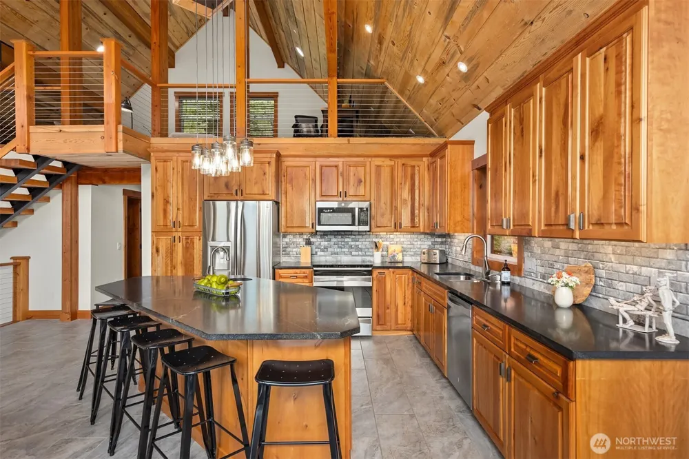 101 Gold Hill Road E Enumclaw, WA 98022