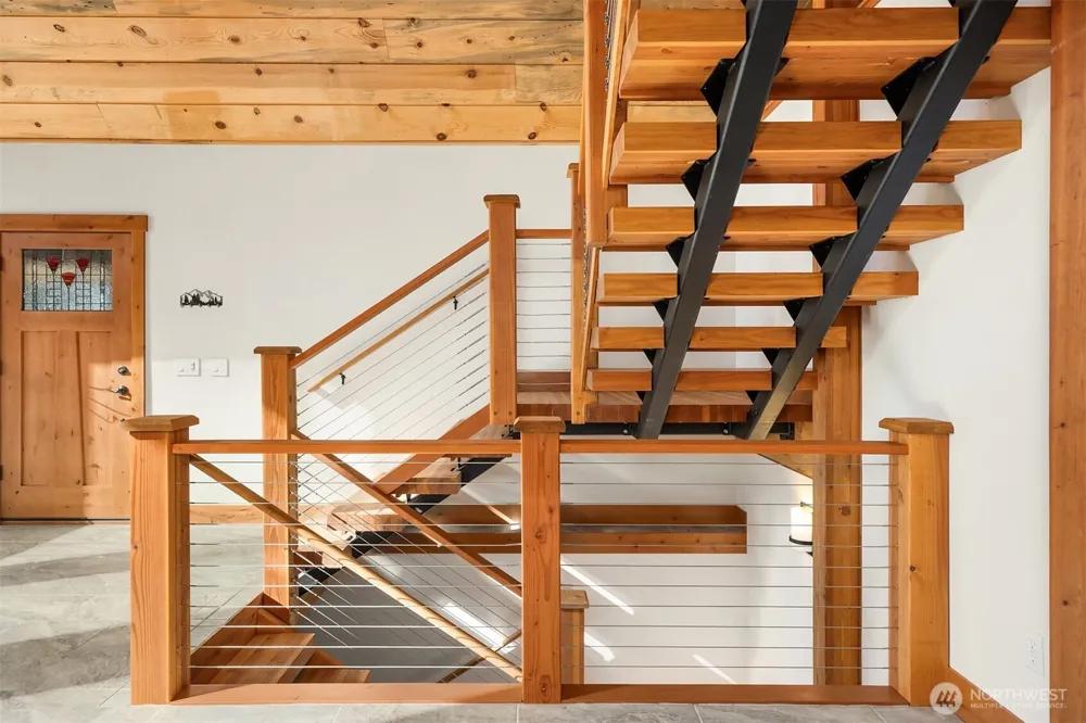 101 Gold Hill Road E Enumclaw, WA 98022