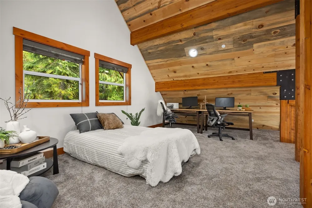 101 Gold Hill Road E Enumclaw, WA 98022