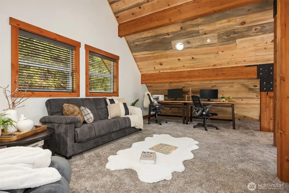 101 Gold Hill Road E Enumclaw, WA 98022