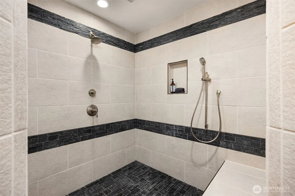 101 Gold Hill Road E Enumclaw, WA 98022