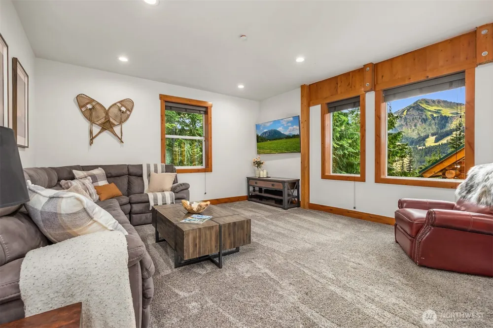 101 Gold Hill Road E Enumclaw, WA 98022