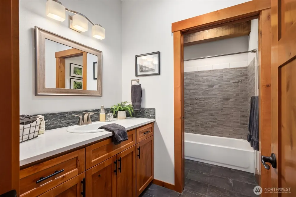 101 Gold Hill Road E Enumclaw, WA 98022