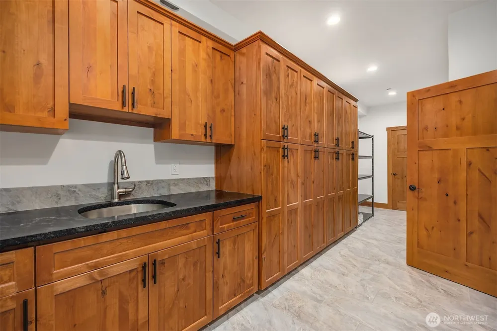 101 Gold Hill Road E Enumclaw, WA 98022