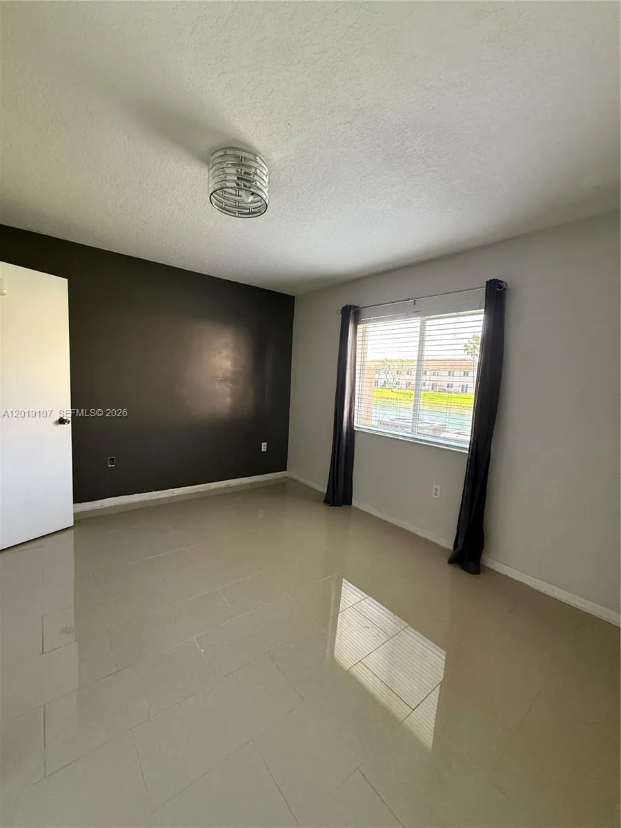 1271 SE 28th Ct #105 Homestead, FL 33035