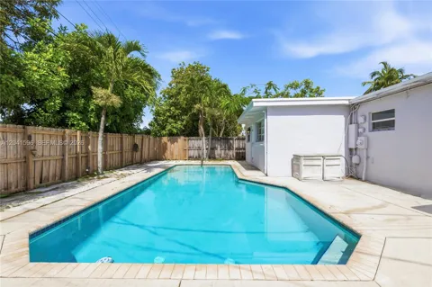 230 NW 55th St