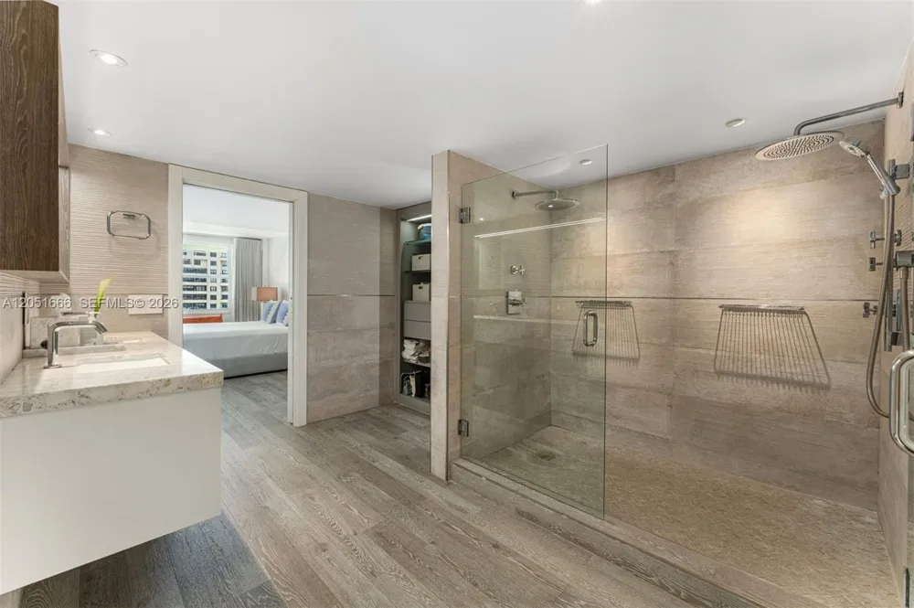 199 Ocean Lane Drive #801 Key Biscayne, FL 33149