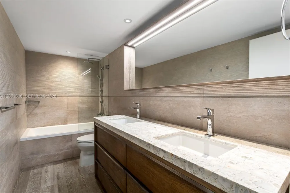 199 Ocean Lane Drive #801 Key Biscayne, FL 33149