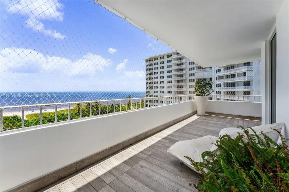 199 Ocean Lane Drive #801 Key Biscayne, FL 33149