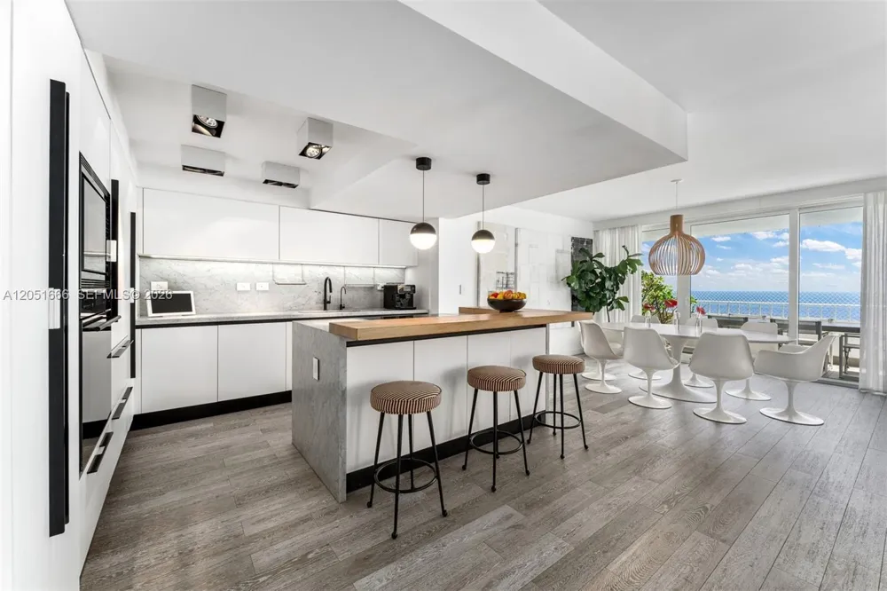 199 Ocean Lane Drive #801 Key Biscayne, FL 33149