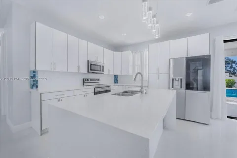1114 NE 7th