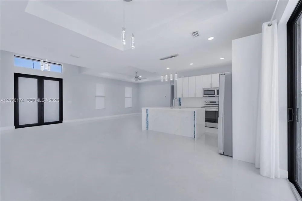 1114 NE 7th Other City - In The State Of Florida, FL 33909