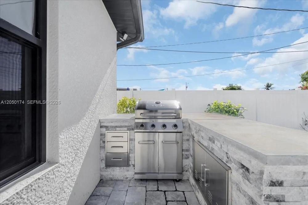 1114 NE 7th Other City - In The State Of Florida, FL 33909