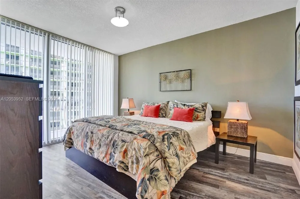 1750 Bayshore Dr #2911 Miami, FL 33132