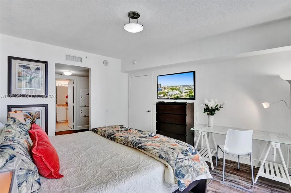 1750 Bayshore Dr #2911 Miami, FL 33132