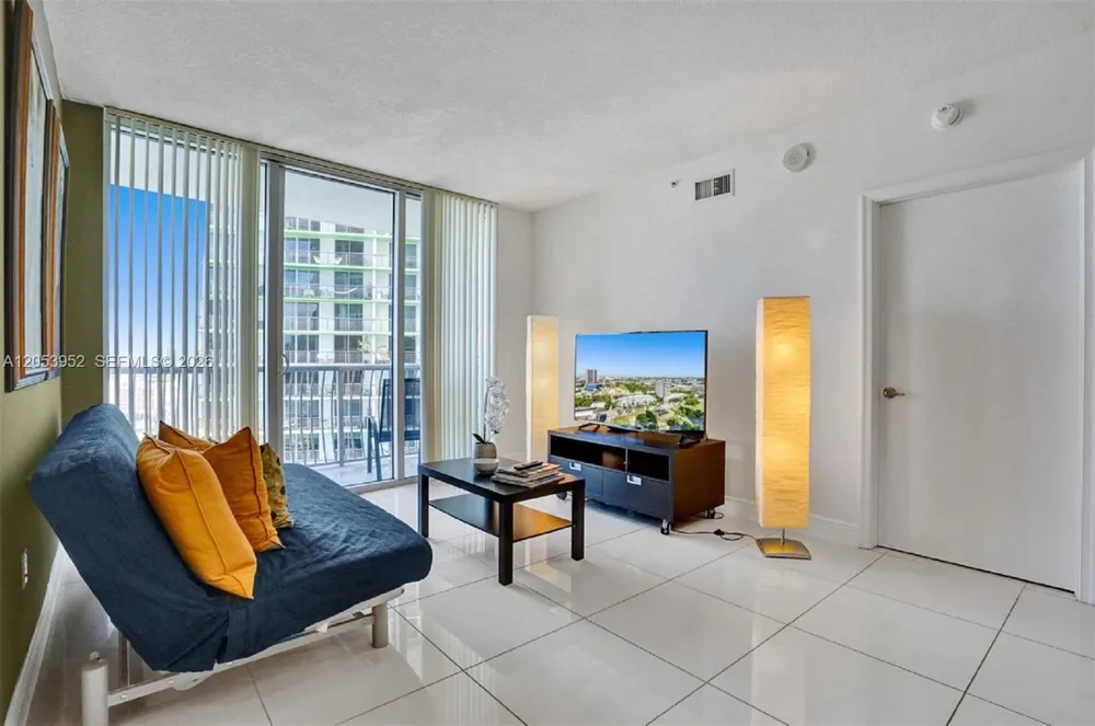 1750 Bayshore Dr #2911 Miami, FL 33132