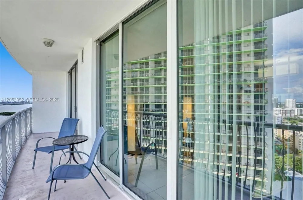 1750 Bayshore Dr #2911 Miami, FL 33132