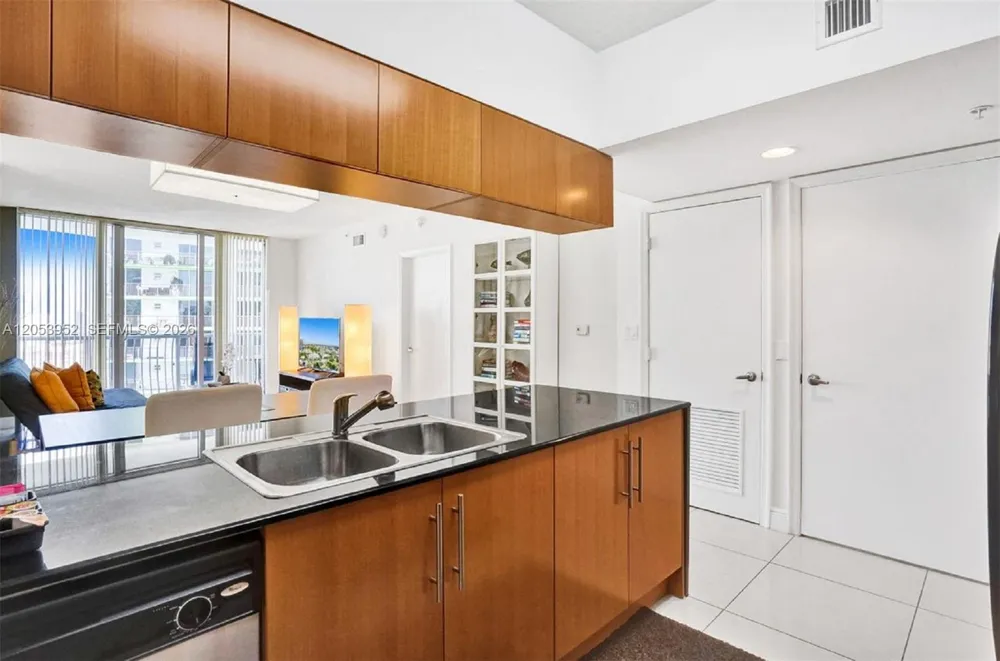 1750 Bayshore Dr #2911 Miami, FL 33132