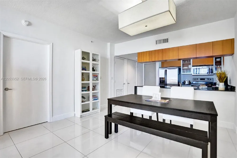 1750 Bayshore Dr #2911 Miami, FL 33132