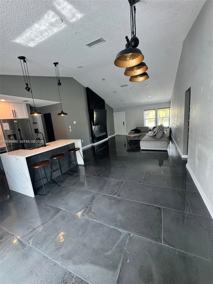 3415 55th Dr E Bradenton, FL 34203