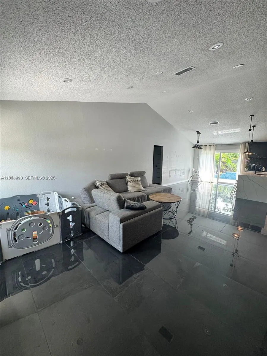 3415 55th Dr E Bradenton, FL 34203