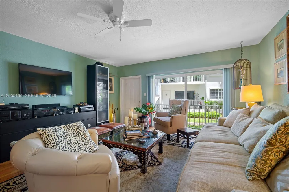 1160 103rd St #6 Bay Harbor Islands, FL 33154