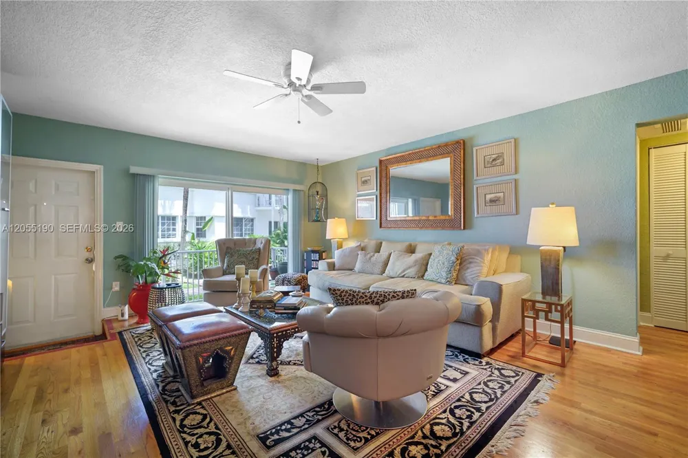 1160 103rd St #6 Bay Harbor Islands, FL 33154