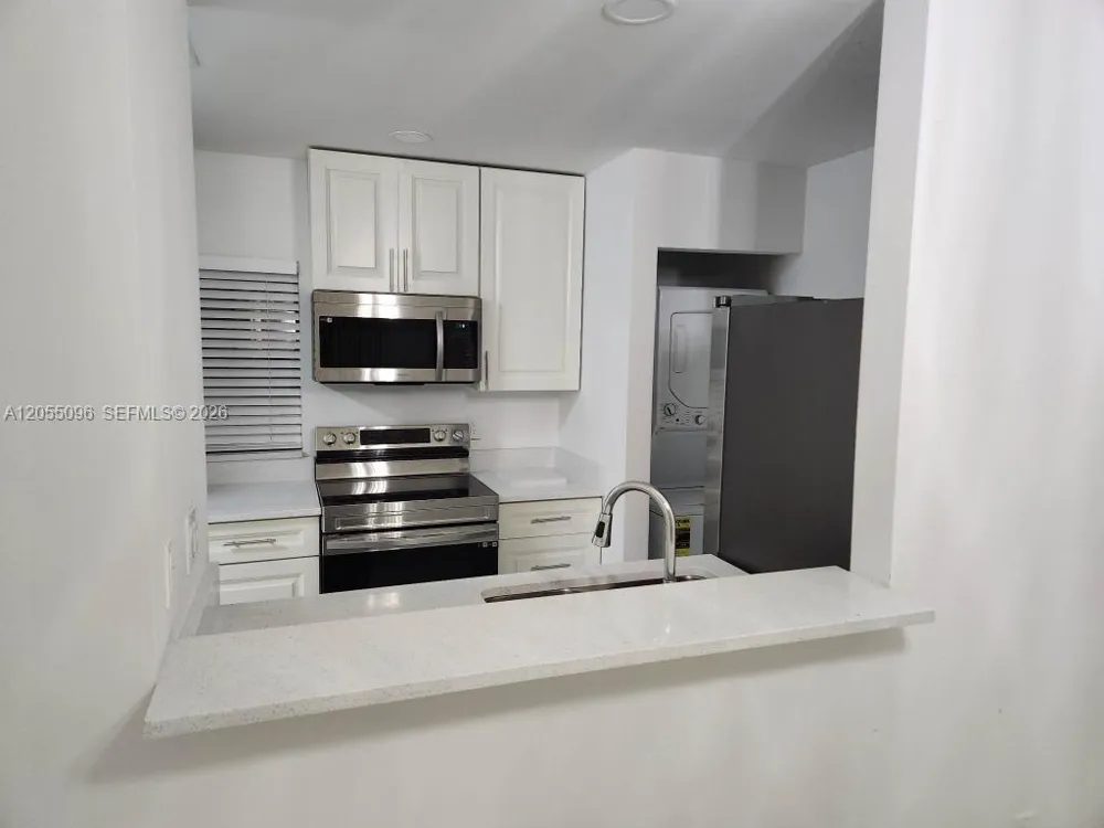11643 NW 11th St Pembroke Pines, FL 33026