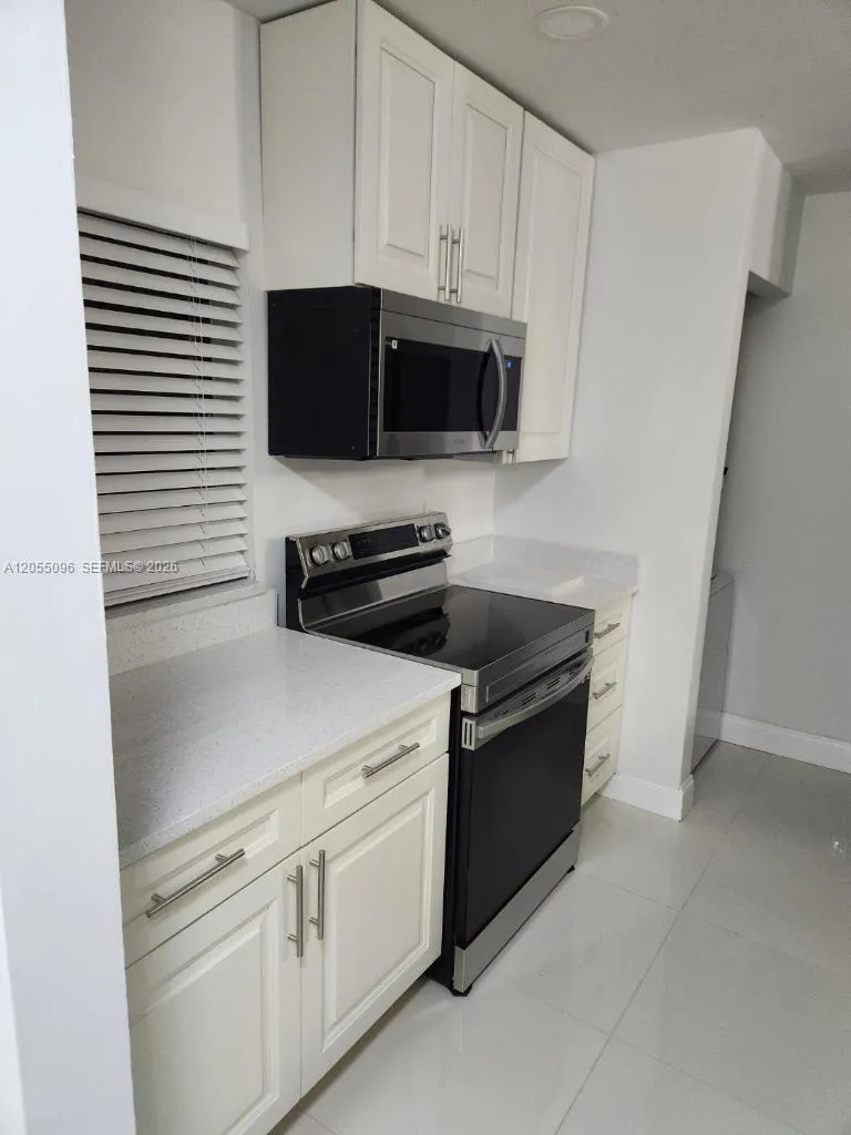 11643 NW 11th St Pembroke Pines, FL 33026