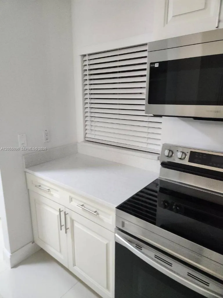 11643 NW 11th St Pembroke Pines, FL 33026