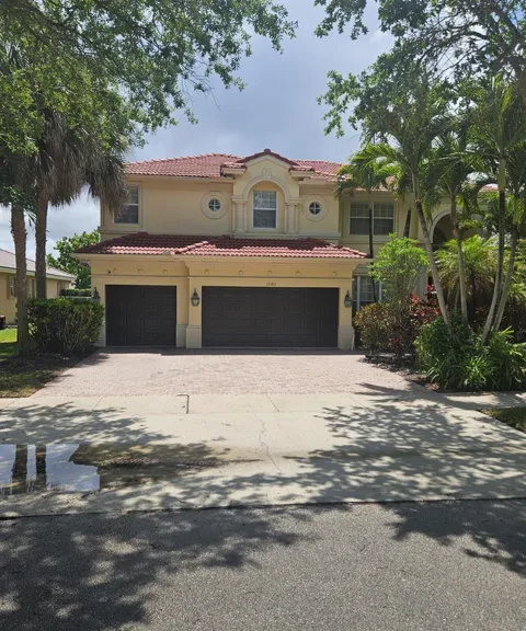 13382 Lakepointe Circle