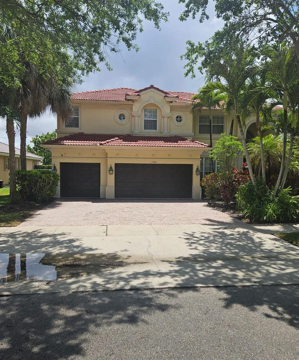 13382 Lakepointe Circle Cooper City, FL 33330