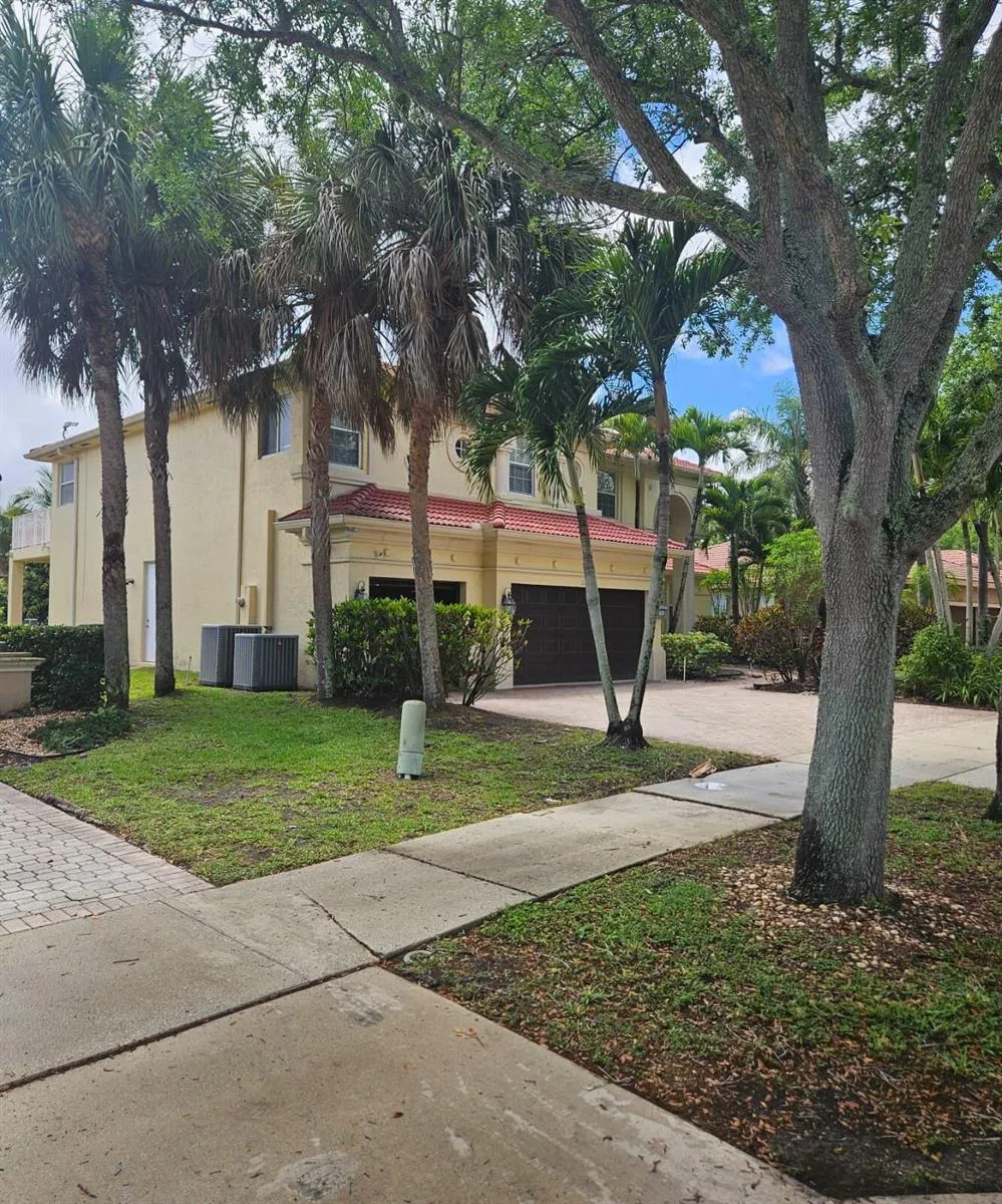 13382 Lakepointe Circle Cooper City, FL 33330