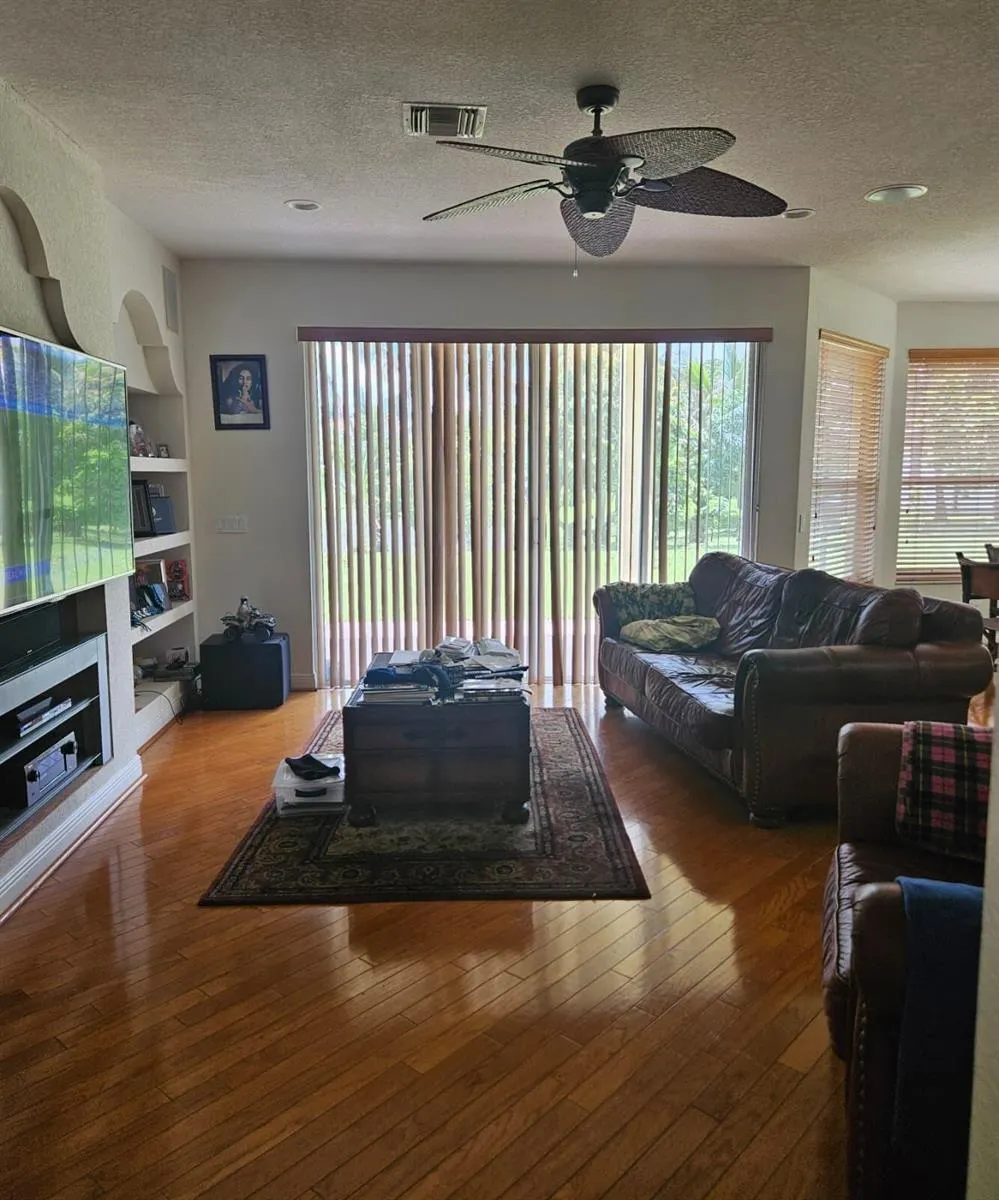 13382 Lakepointe Circle Cooper City, FL 33330