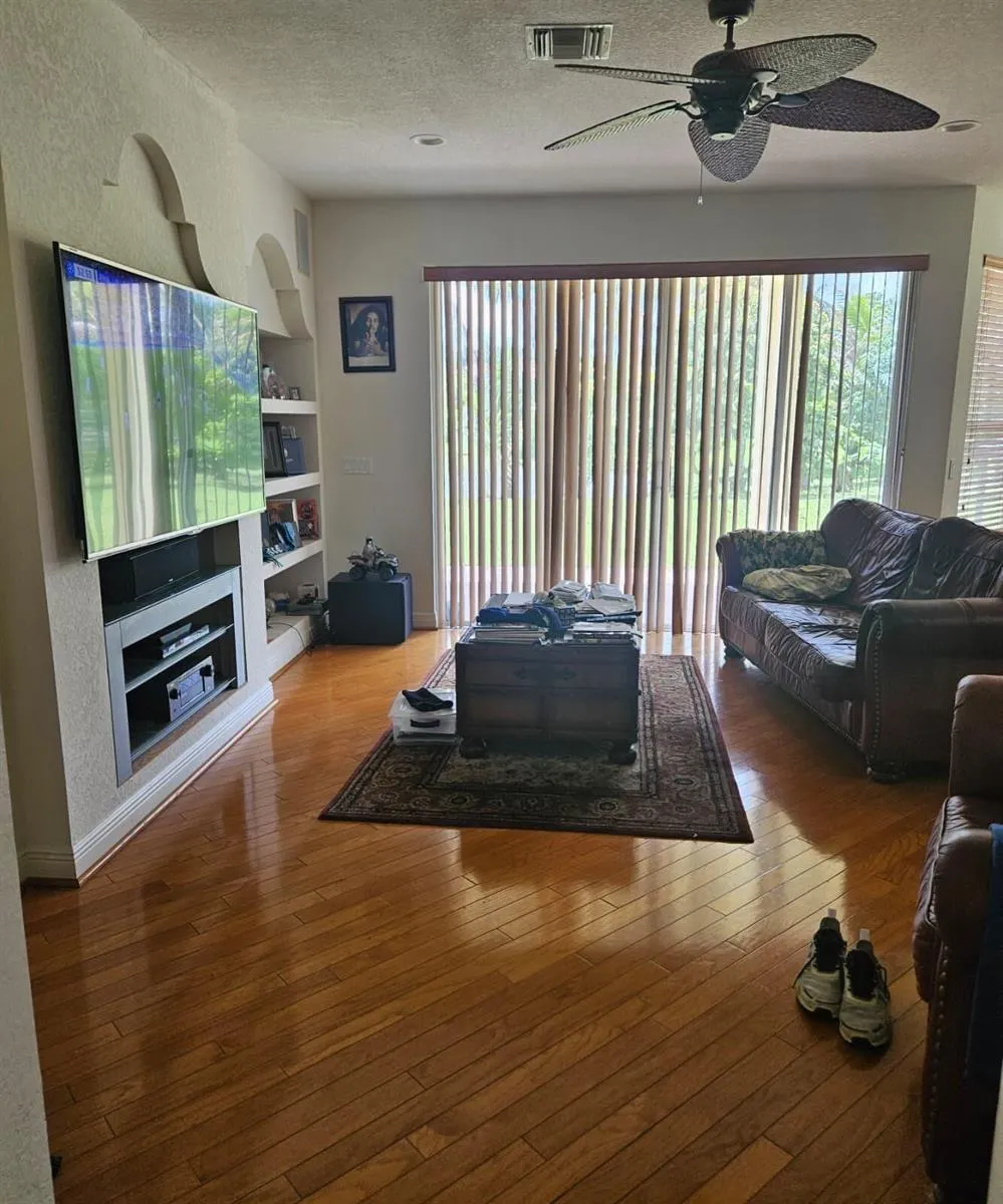 13382 Lakepointe Circle Cooper City, FL 33330