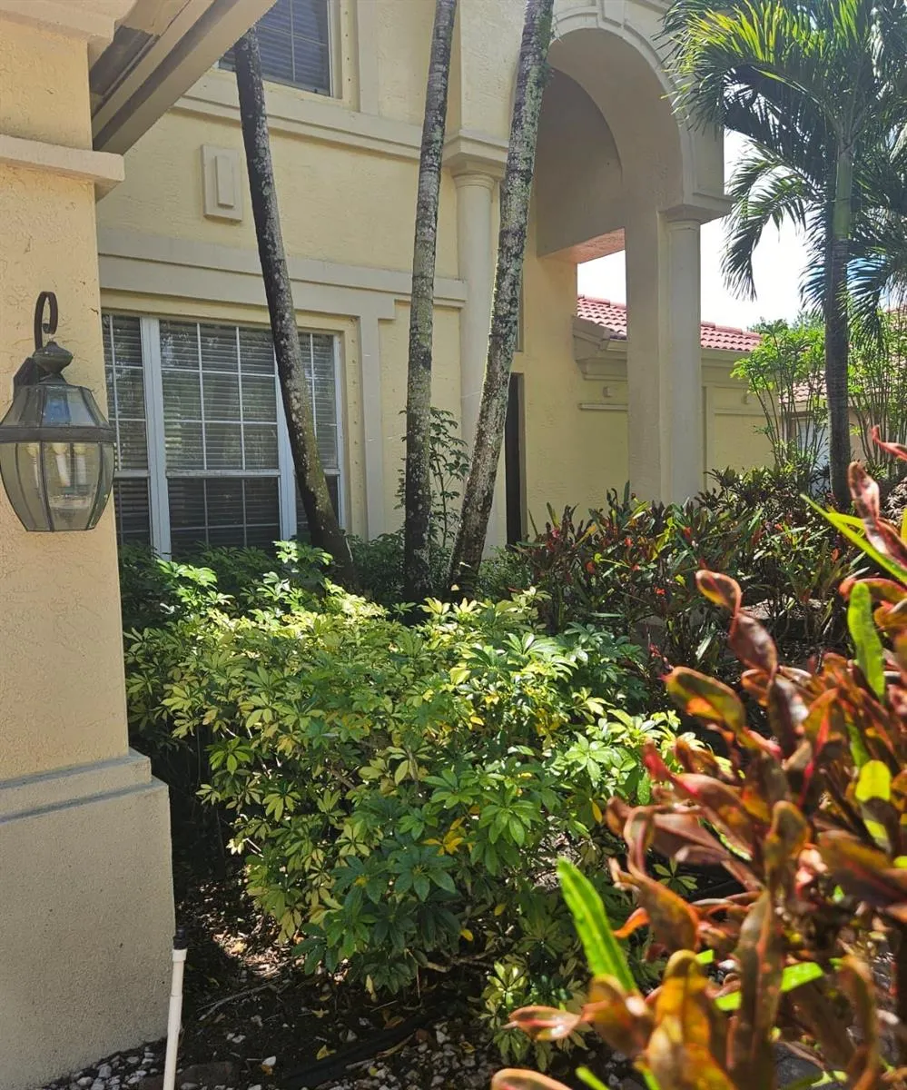 13382 Lakepointe Circle Cooper City, FL 33330