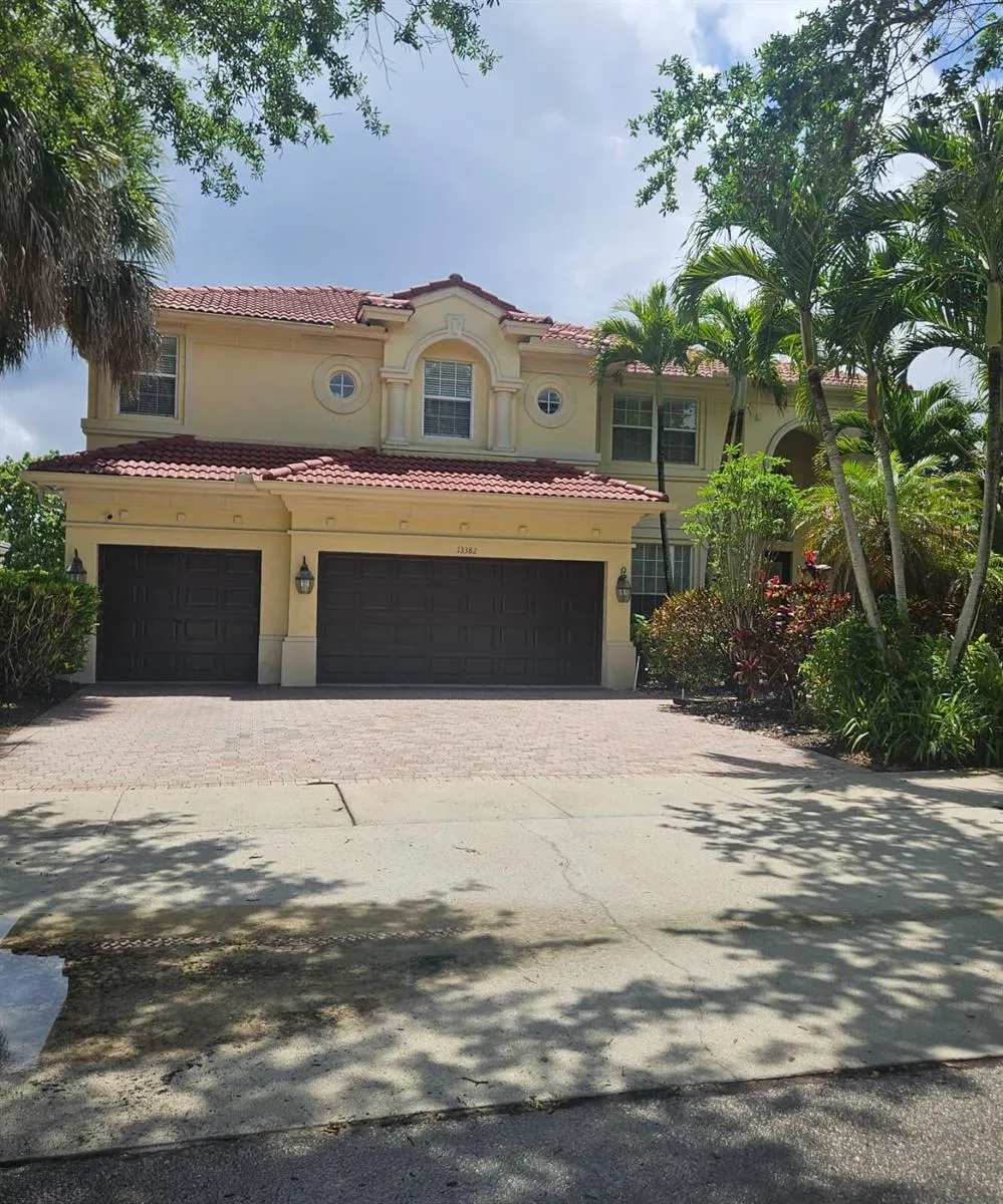 13382 Lakepointe Circle Cooper City, FL 33330