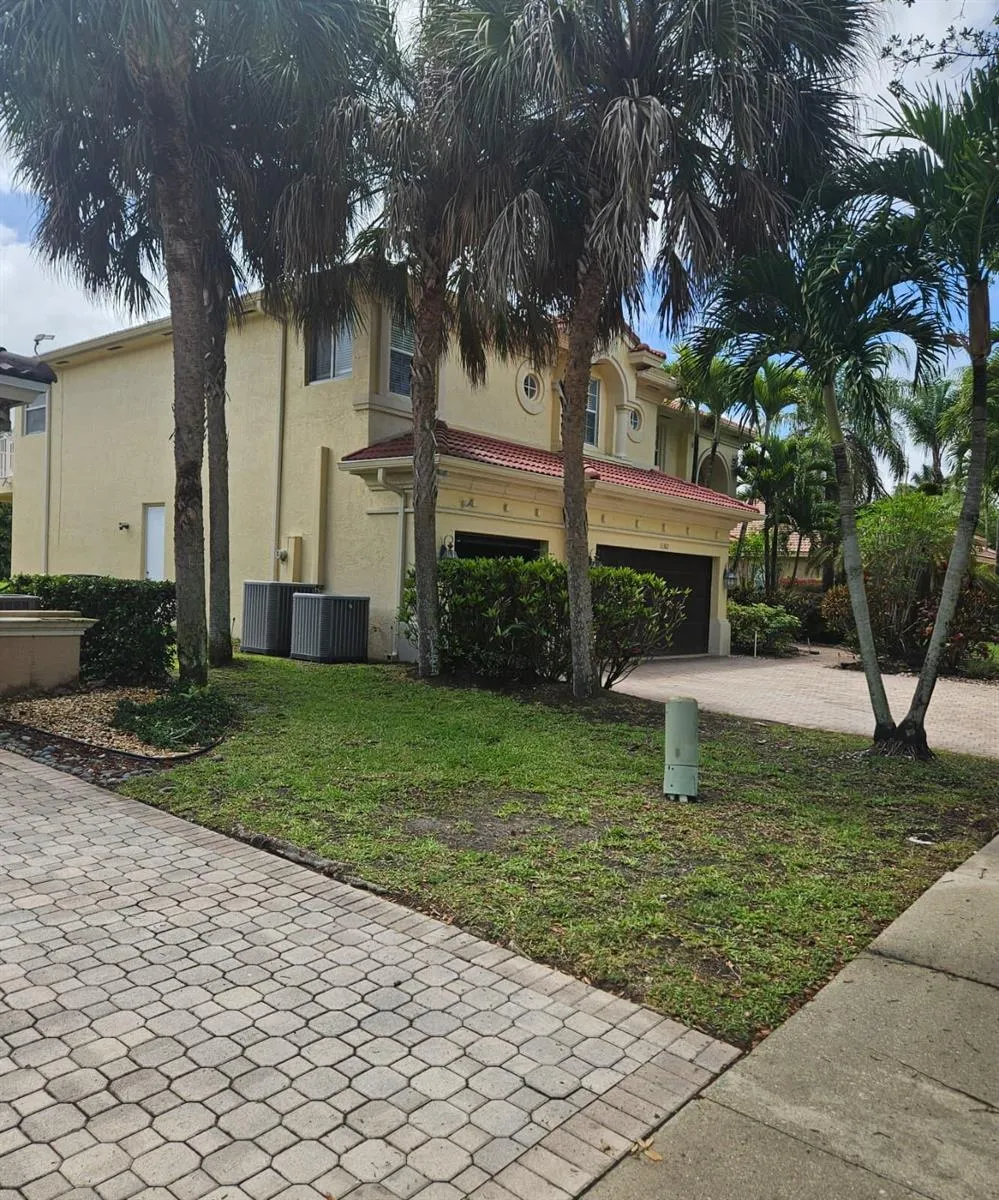 13382 Lakepointe Circle Cooper City, FL 33330