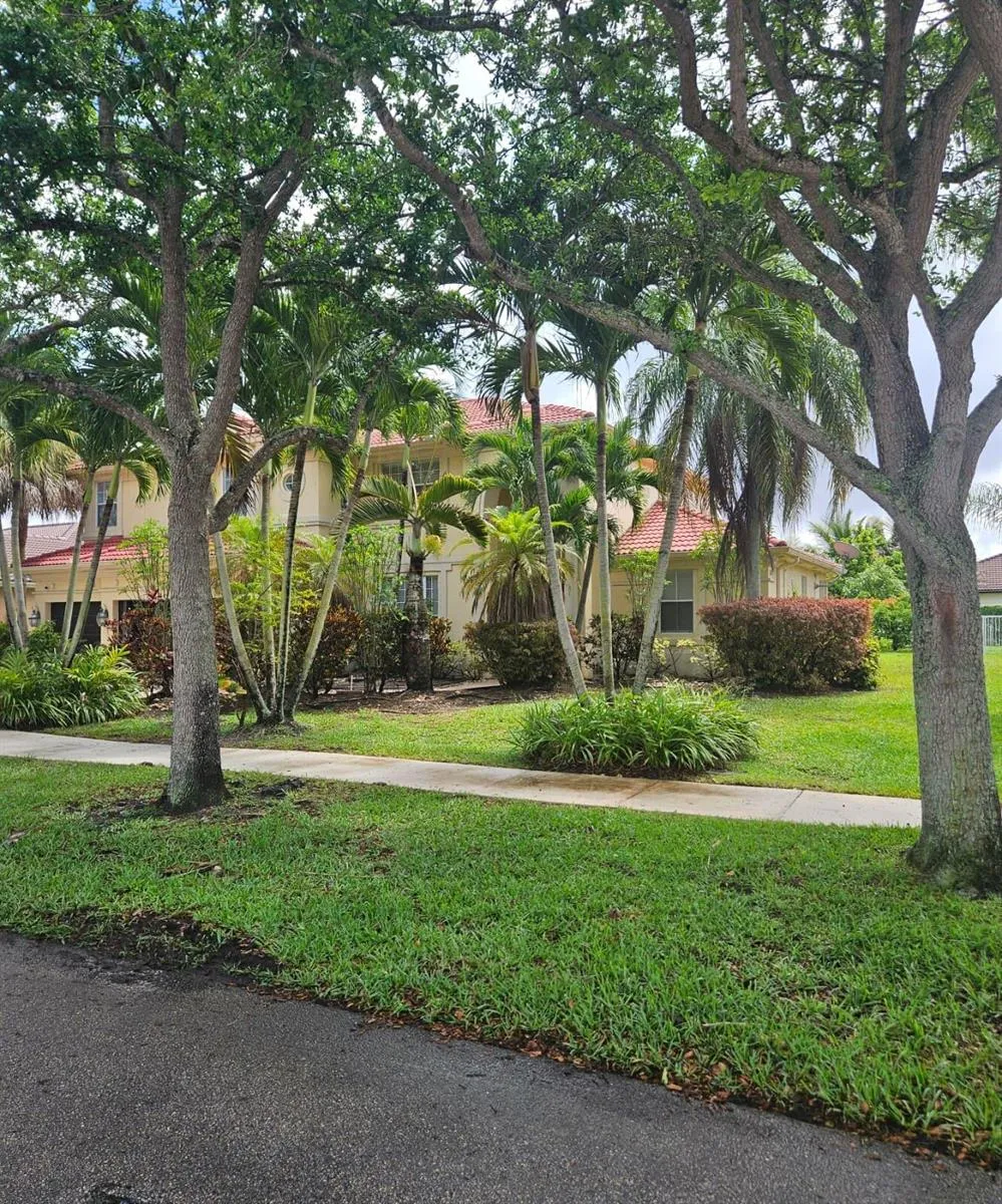 13382 Lakepointe Circle Cooper City, FL 33330