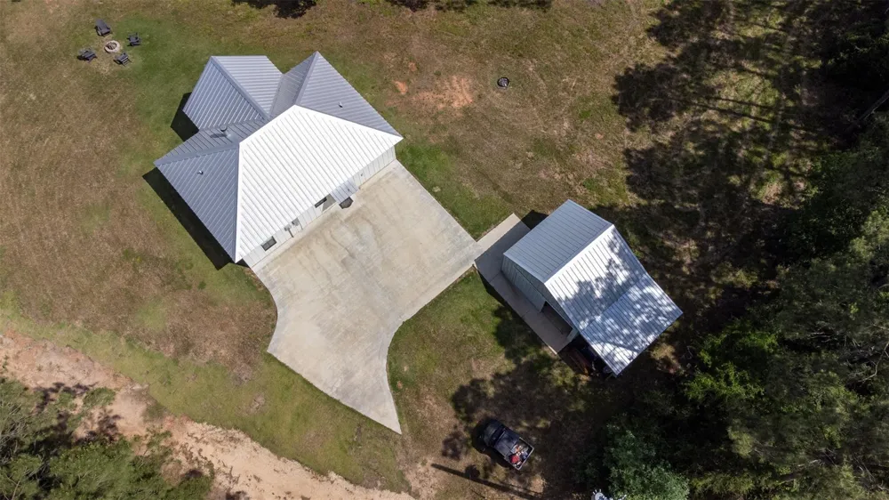 1068 County Road 3200 Colmesneil, TX 75938