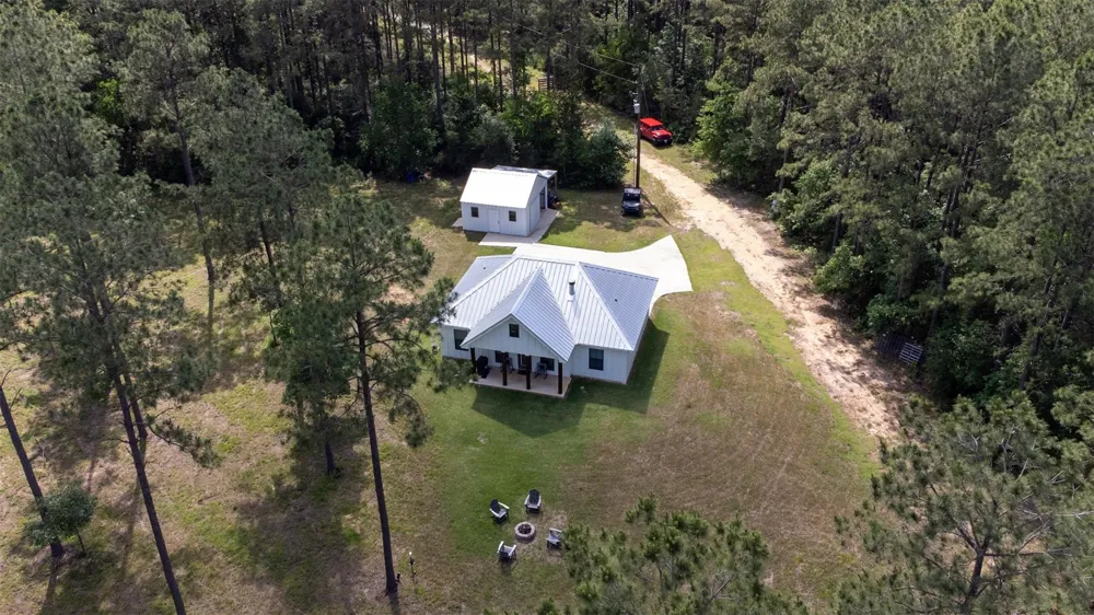 1068 County Road 3200 Colmesneil, TX 75938