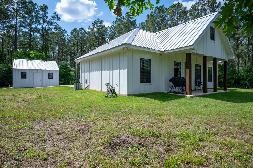 1068 County Road 3200 Colmesneil, TX 75938