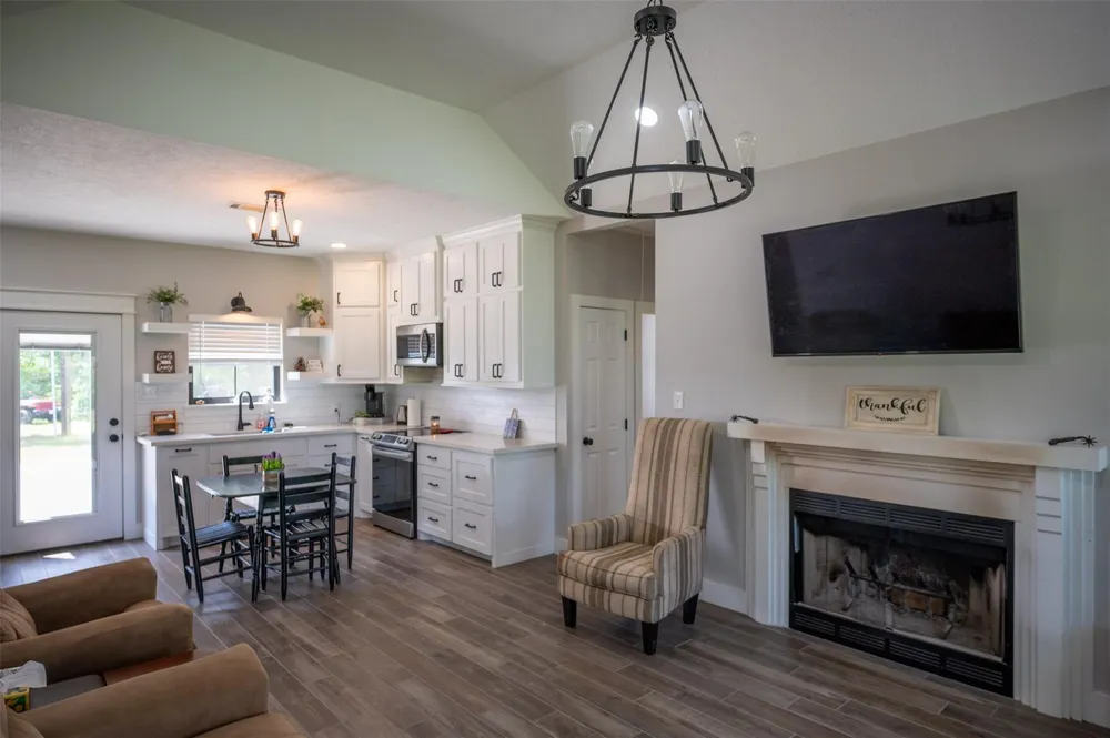 1068 County Road 3200 Colmesneil, TX 75938