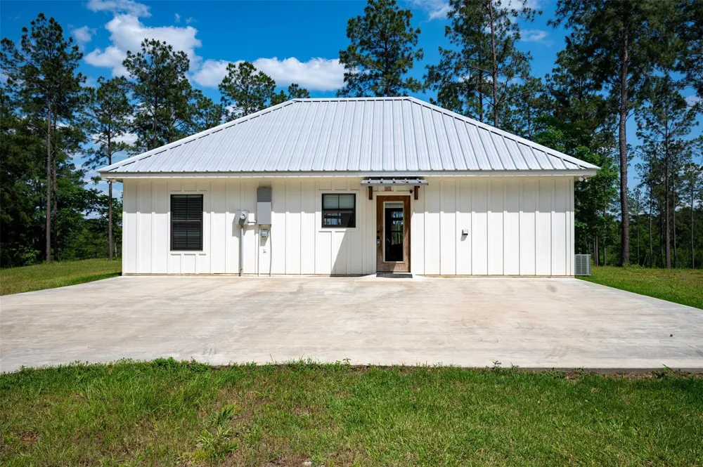 1068 County Road 3200 Colmesneil, TX 75938