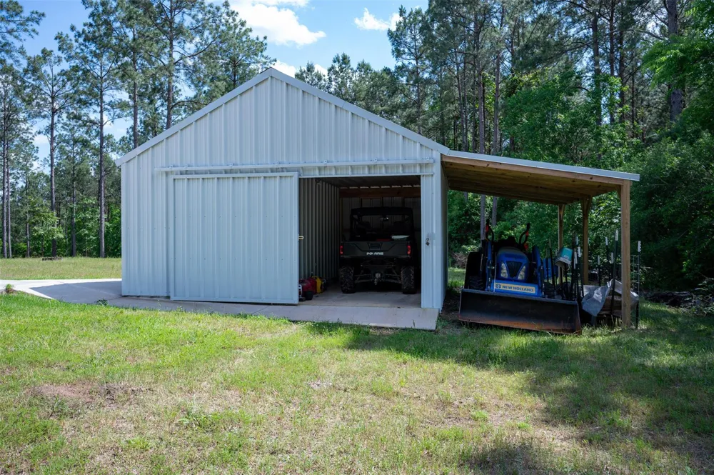 1068 County Road 3200 Colmesneil, TX 75938