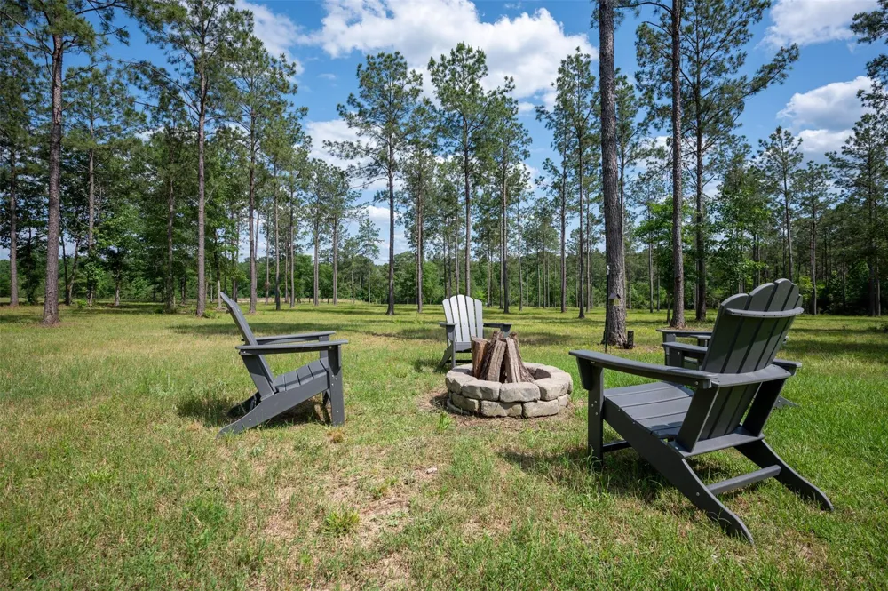 1068 County Road 3200 Colmesneil, TX 75938