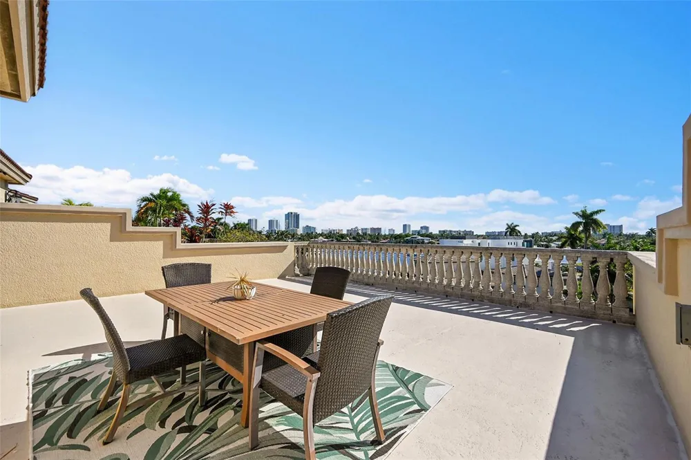 2254 SE 7th Street Pompano Beach, FL 33062