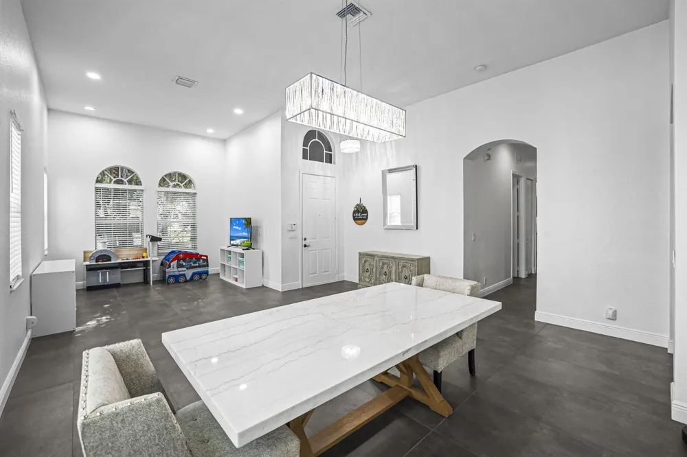 455 Cresta Circle West Palm Beach, FL 33413