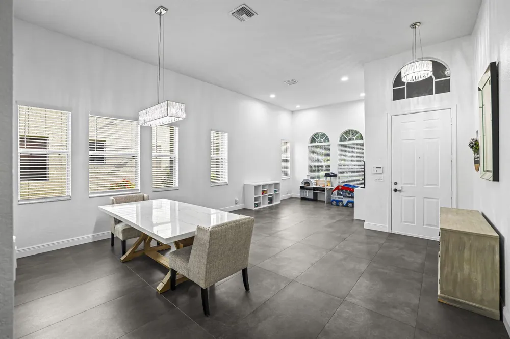 455 Cresta Circle West Palm Beach, FL 33413